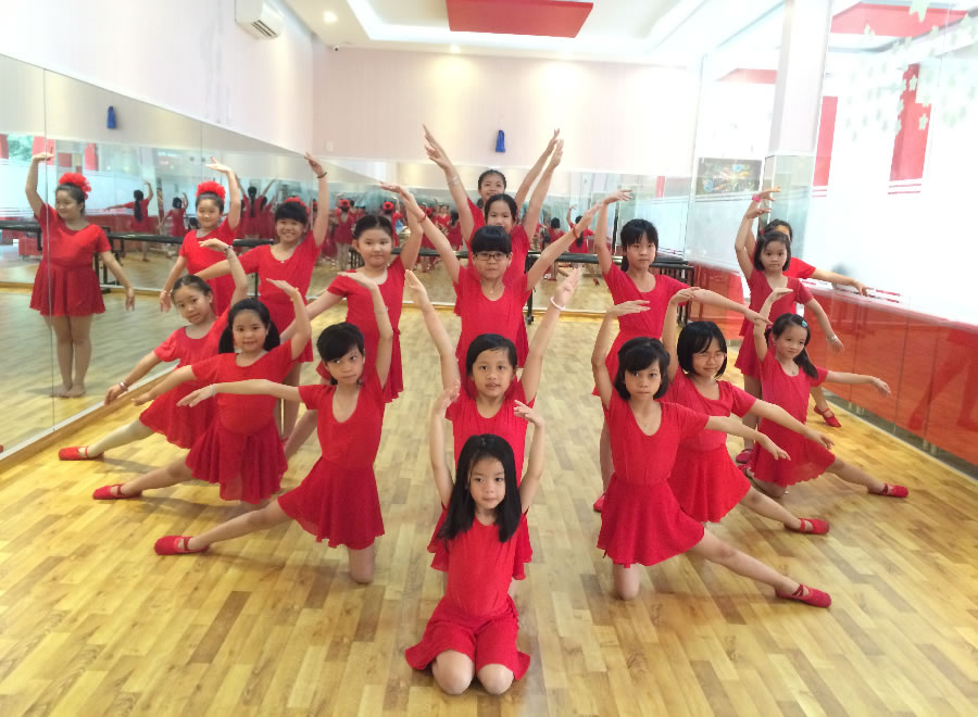 Lớp học dạy múa nhảy Zumba trẻ em